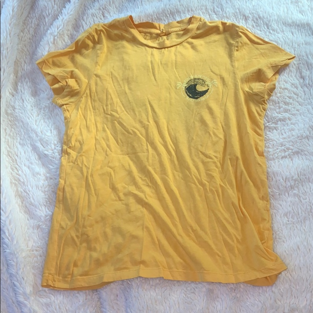 s ripcurl t shirt!!